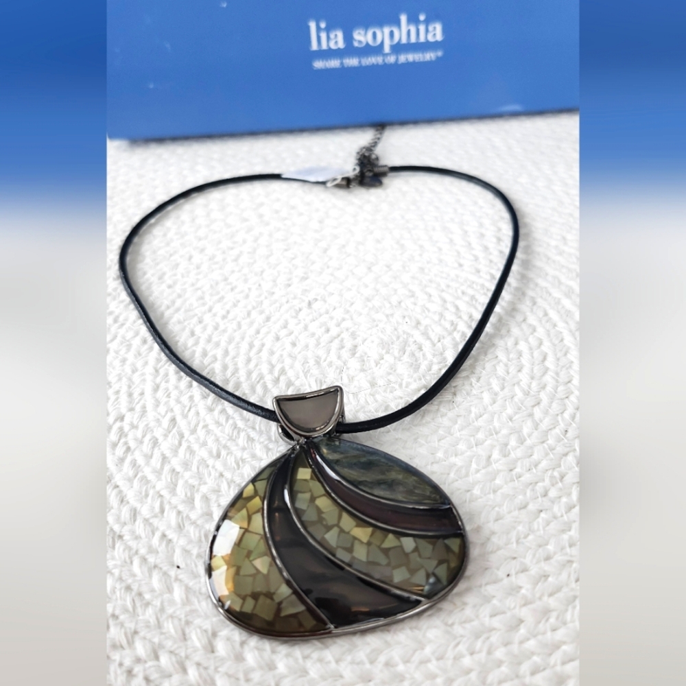 Lia Sophia necklace 2 For $30